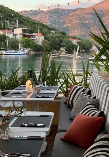 Tara's Lodge - Mimi's Bistro